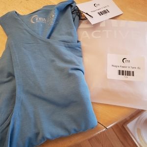 Zyia tank size small